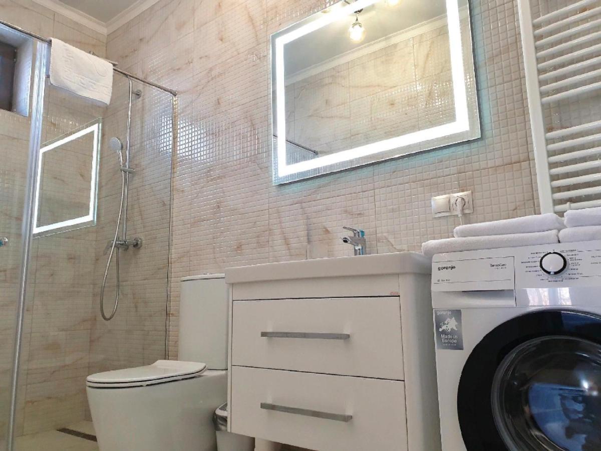 Apartment Sweethome 1 Free Parking อุชโฮรอด ภายนอก รูปภาพ