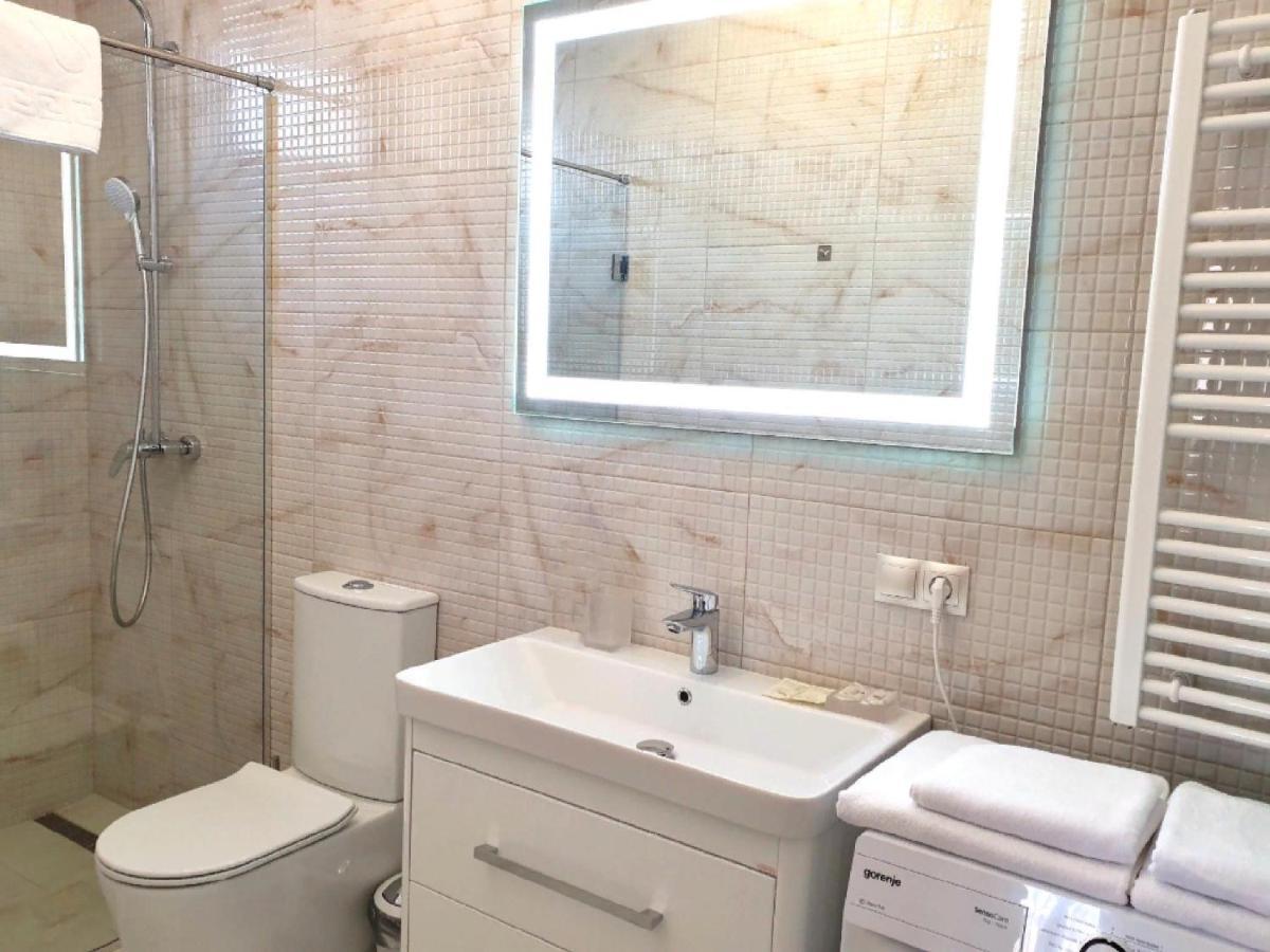 Apartment Sweethome 1 Free Parking อุชโฮรอด ภายนอก รูปภาพ